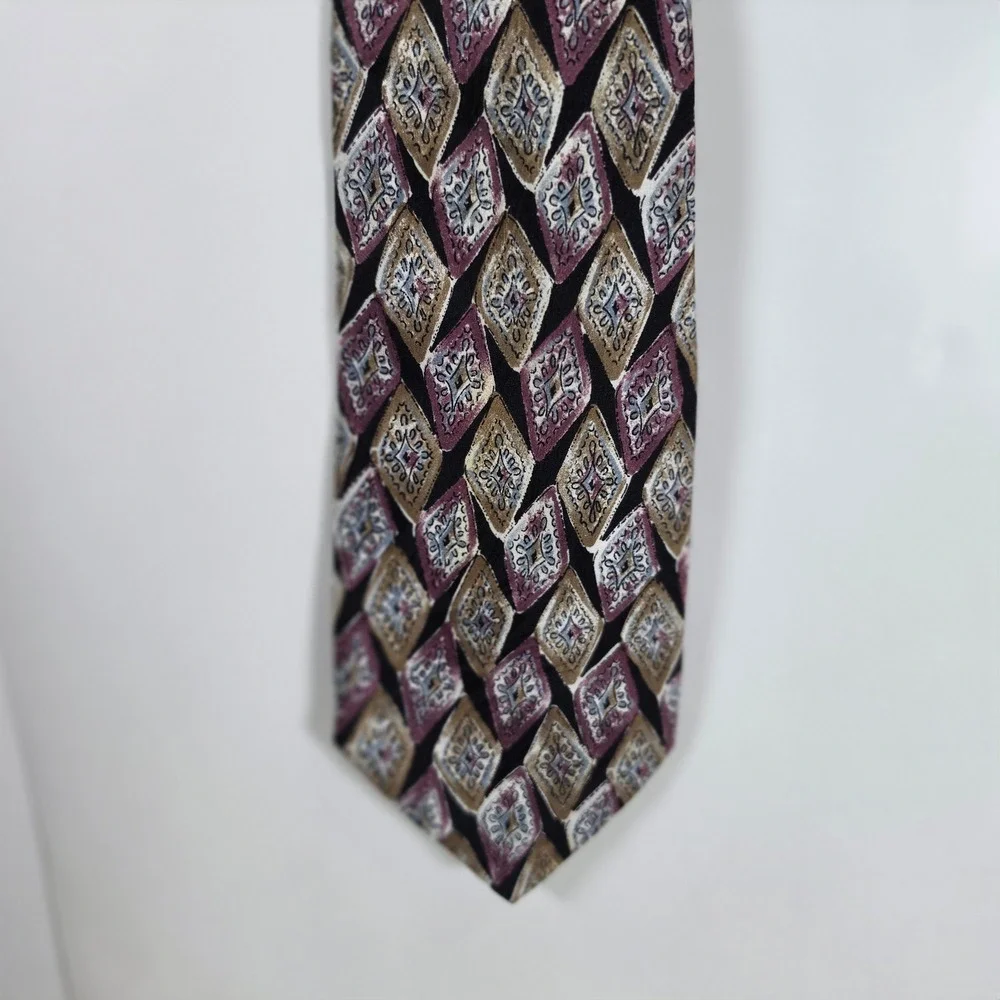 Vito by VP Tie Mens Silk Geometric Diamond Medallion Pattern Necktie Italy Plum